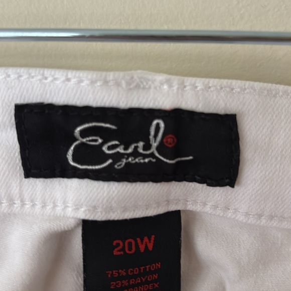 Earl Jeans White 2 Front Pockets 2 Back Patch Pockets Zipper And Button Size 20W - Picture 2 of 14